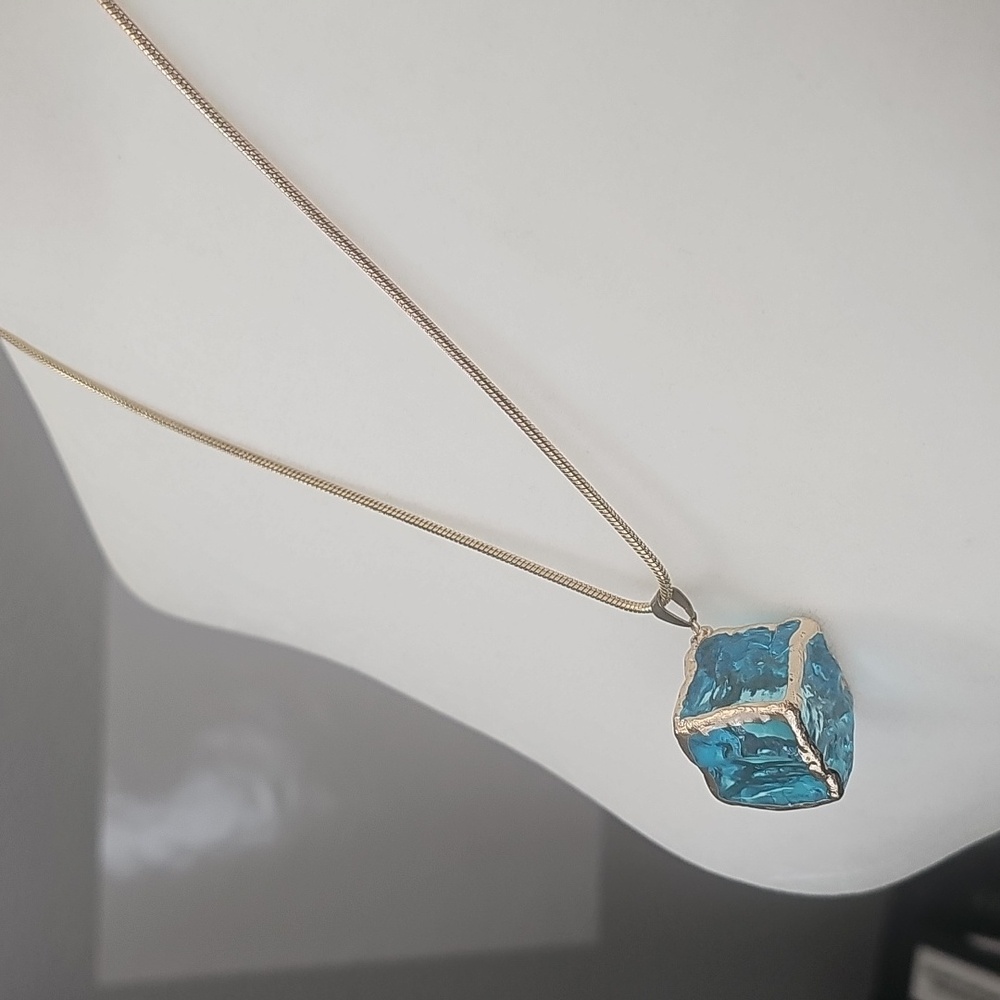 Blue Ice "Cubella" Crystal Untamed Elements Tangle-free Gold Necklace - Picture 6 of 7